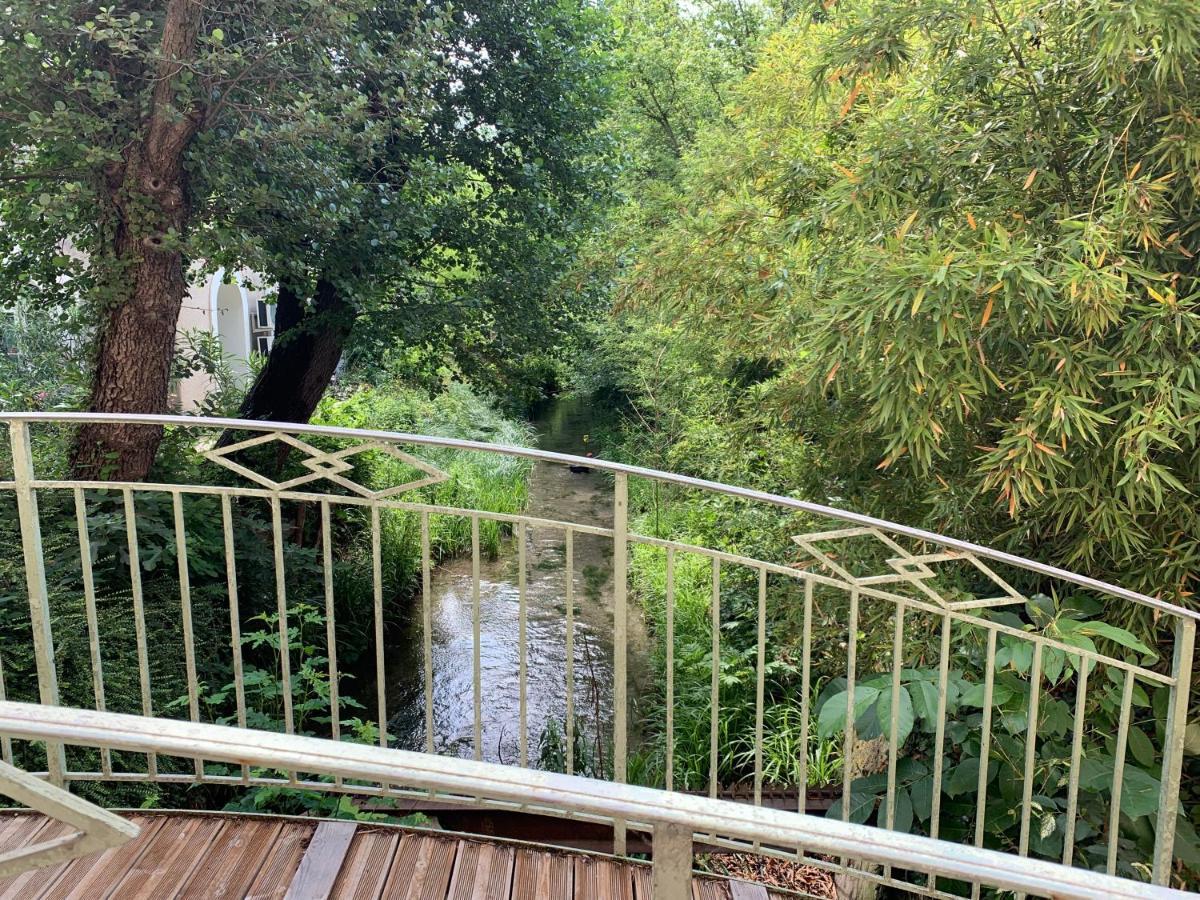 Moulin De La Roque Hotel Althen-des-Paluds Exterior foto